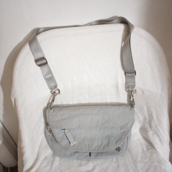 Lululemon All-Night Festival Bag, Light Gray, 12" x 8", Pre-Owned - Picture 12 of 13